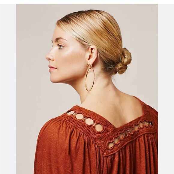 Free People linen blend boho style top.  Size XS - Picture 2 of 8